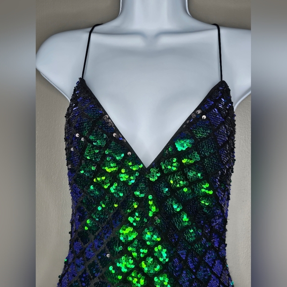 FASHION NOVA Mermaid Mini V-neck Spaghetti Straps Backless Sequins Dress. Small - Picture 3 of 11